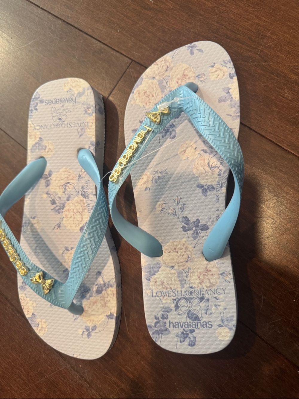 Love Shack FancyHavaianas Women's Light Blue Floral Strap Sandals with Gold Logo - Picture 3 of 3